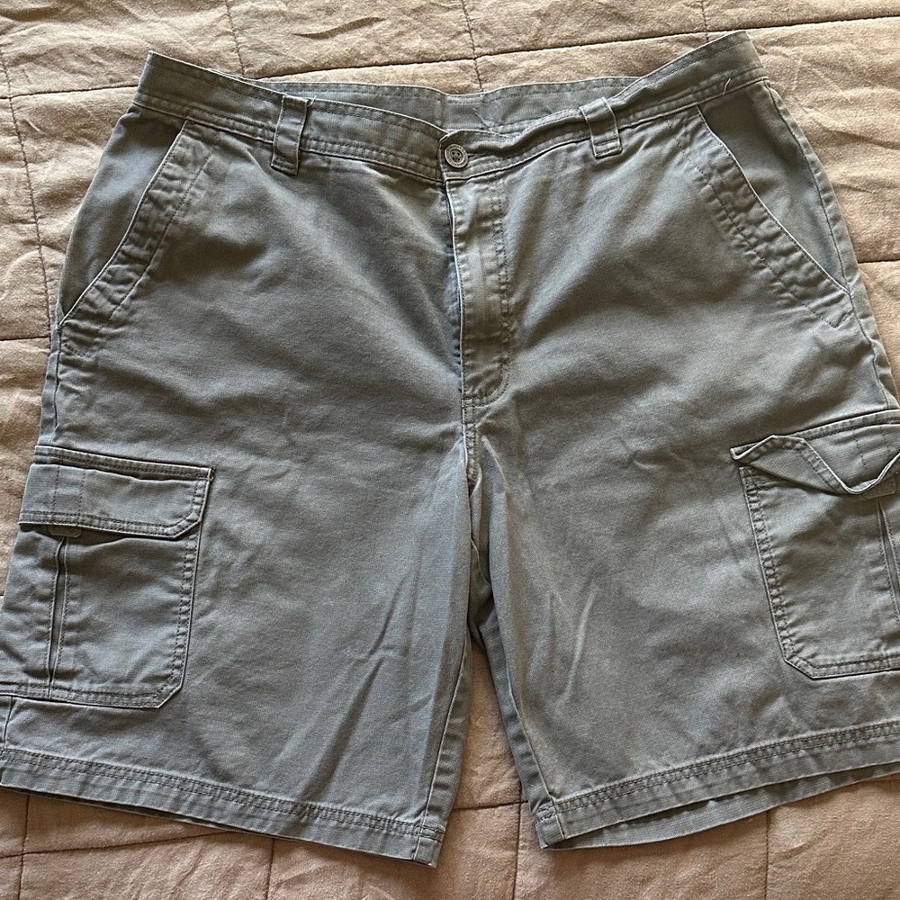 Men's Gray Cargo Shorts